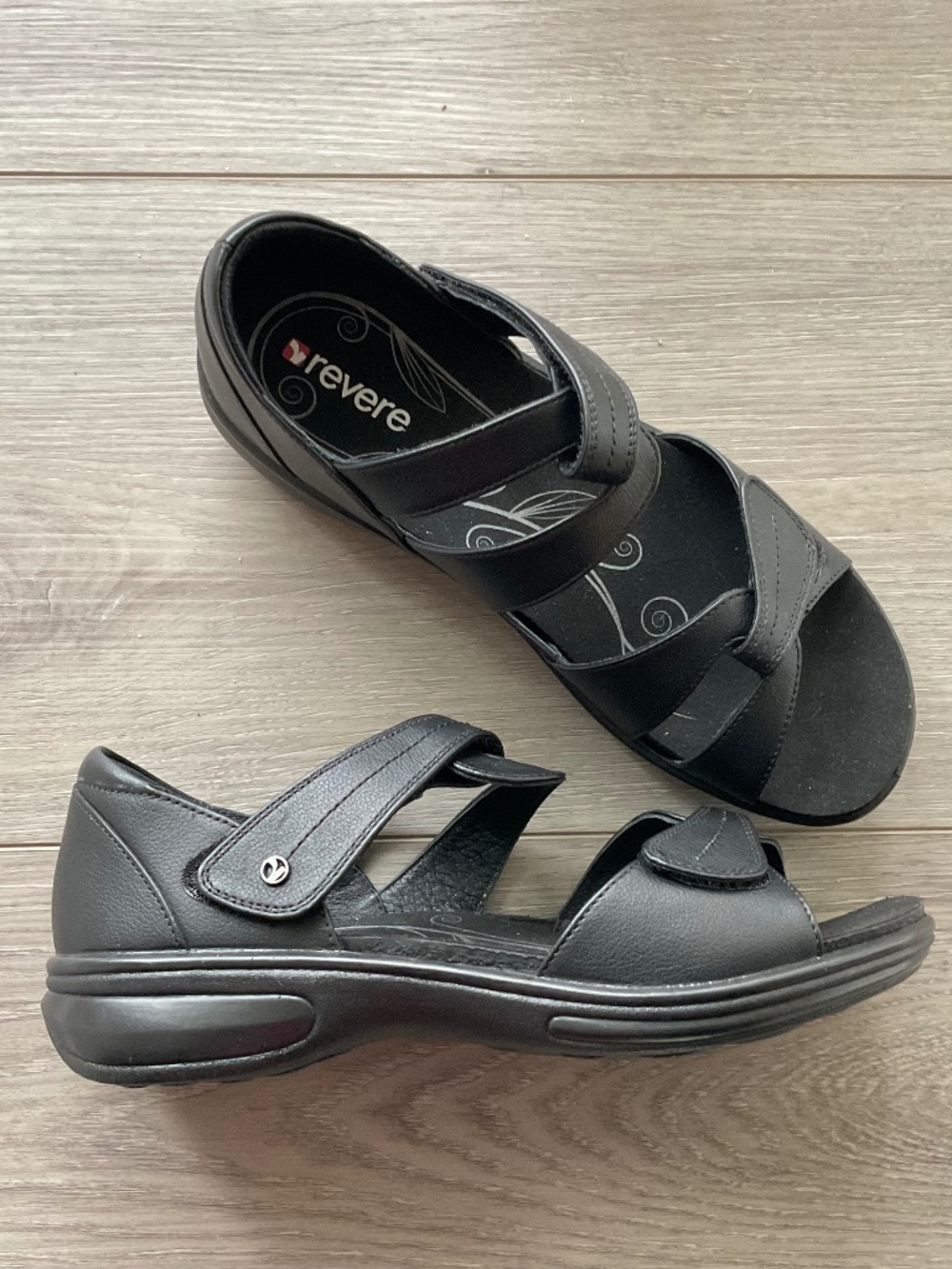 Revere Geneva Closed Heel Sandal  Adjustable Straps Black Size 9 NEW